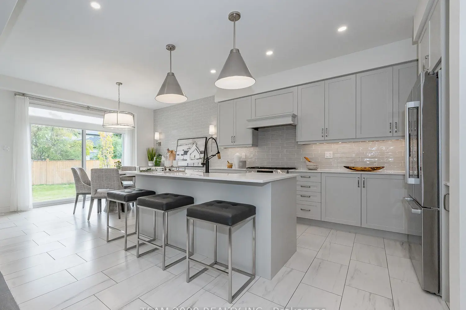 96 Garland Avenue photo 4