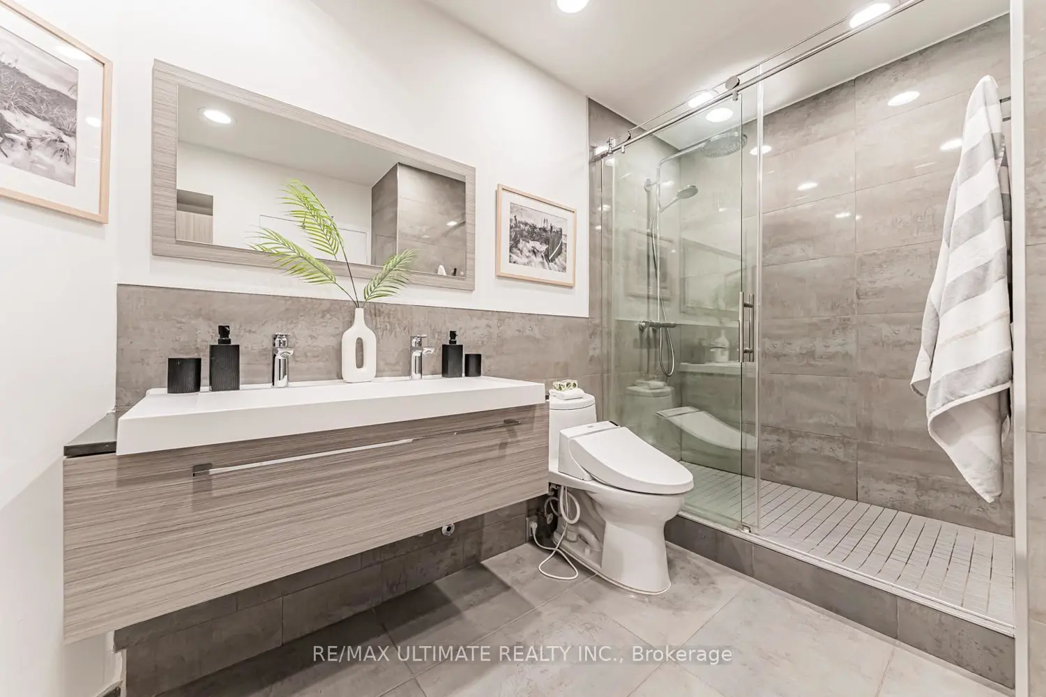 Additional image 5 of 10 Queens Quay 2206