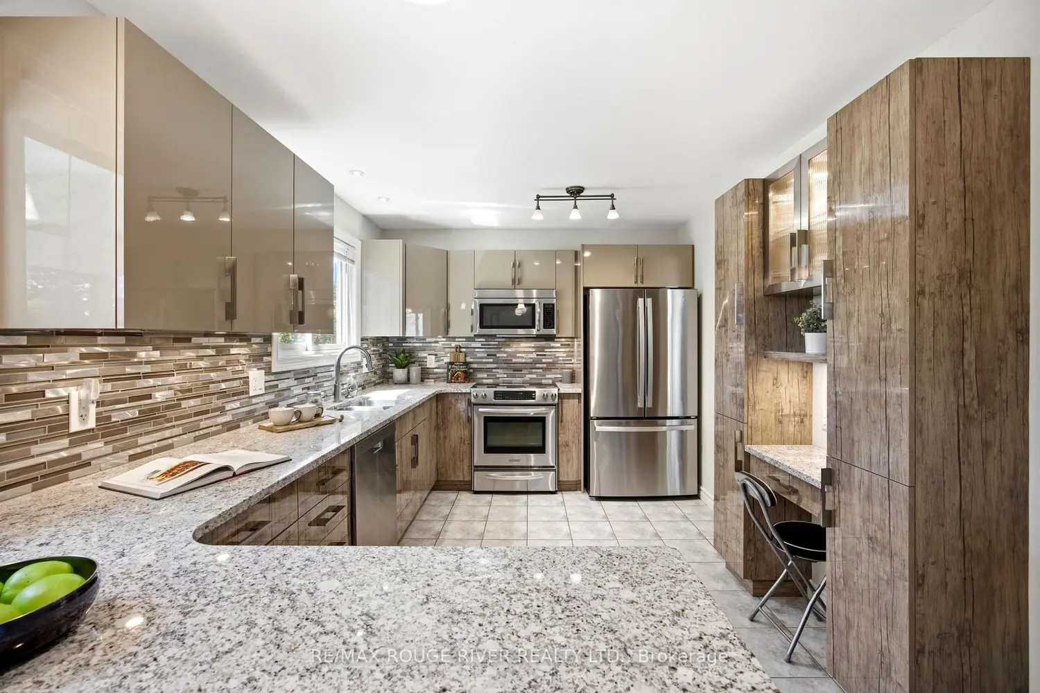 Additional image 8 of 796 Batory Avenue