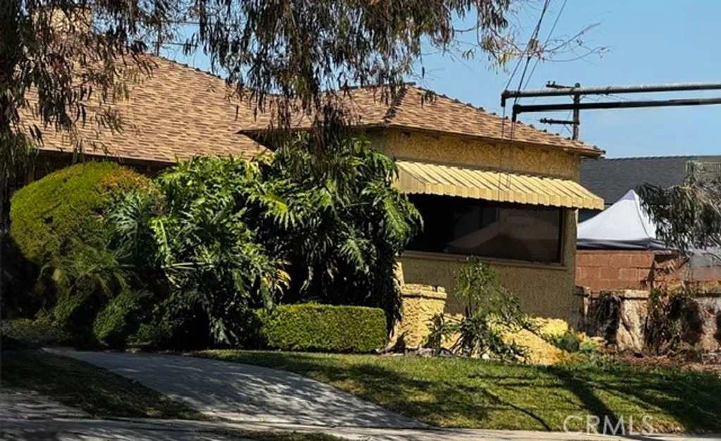 Additional image 2 of 10815 S Hoover St, Los Angeles, CA 90044