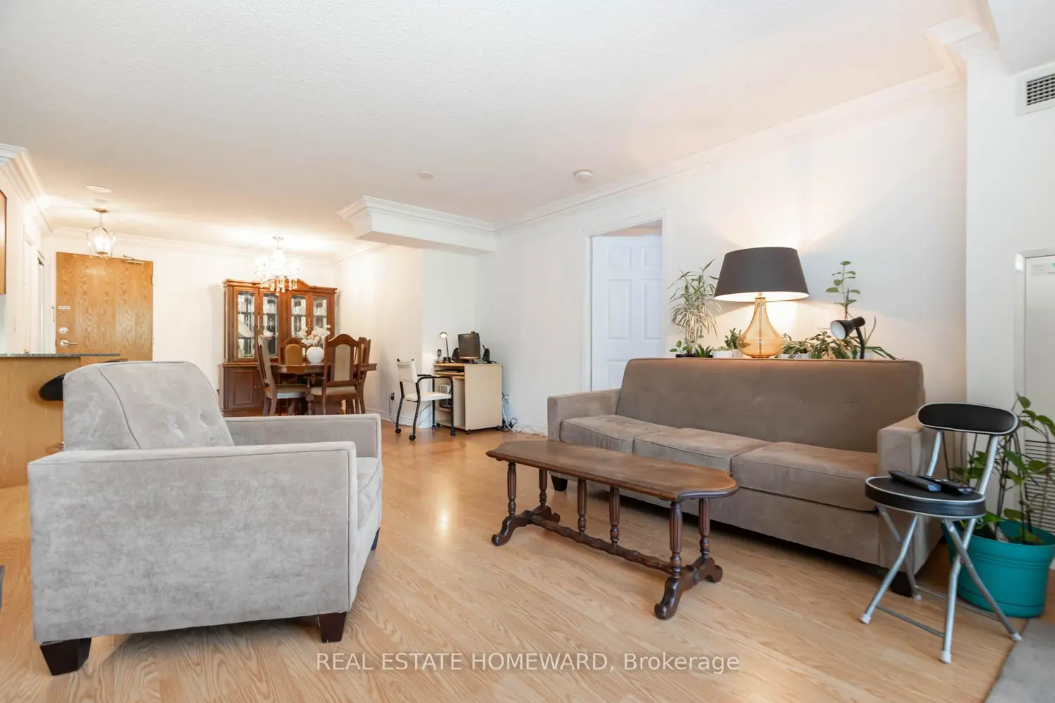 Additional image 3 of 1730 Eglinton Avenue 201