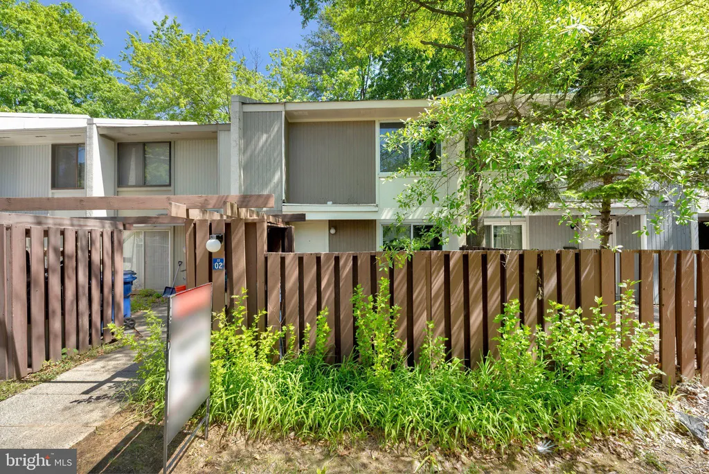 2202 Southgate Square, Reston, VA 20191 photo 2