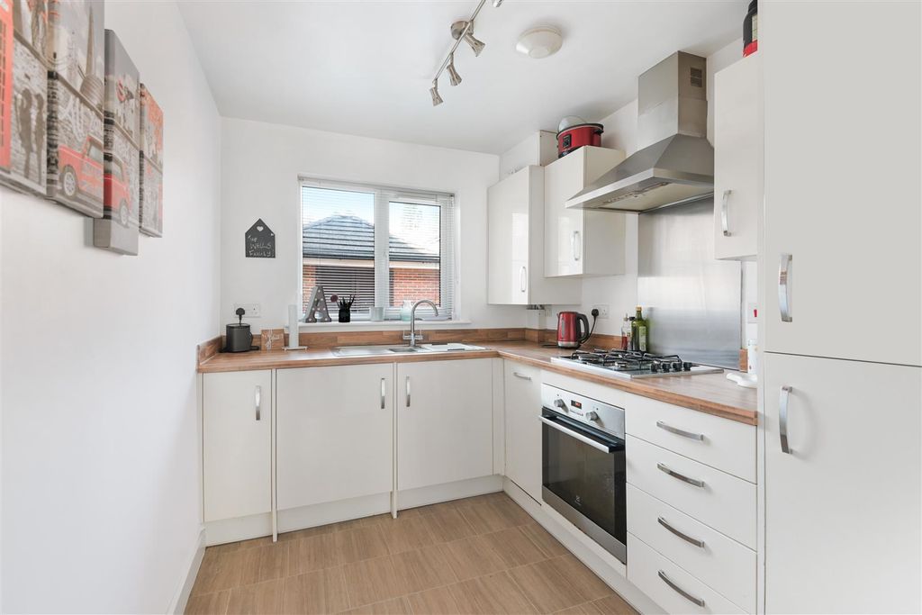 Additional image 4 of 2 bed flat for saleWinter Close, Epsom KT17