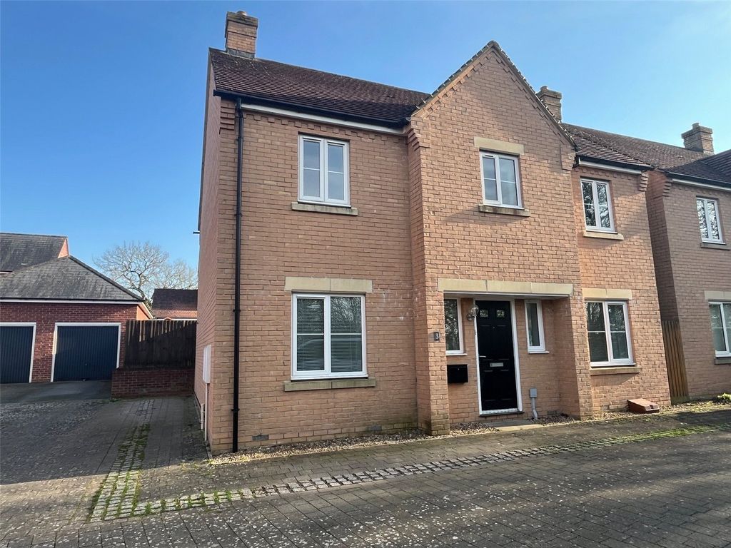 4 bed detached house for saleStoke Park Mews, Middlemore, Daventry, Northamptonshire NN11