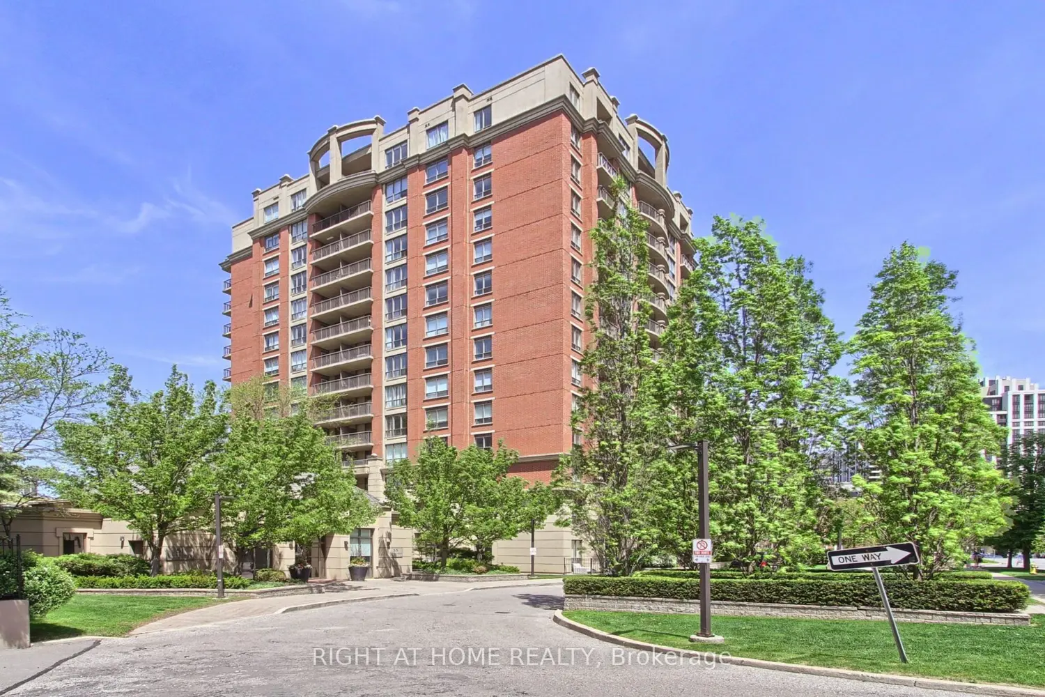 Additional image 16 of 55 Harrison Garden Boulevard 907