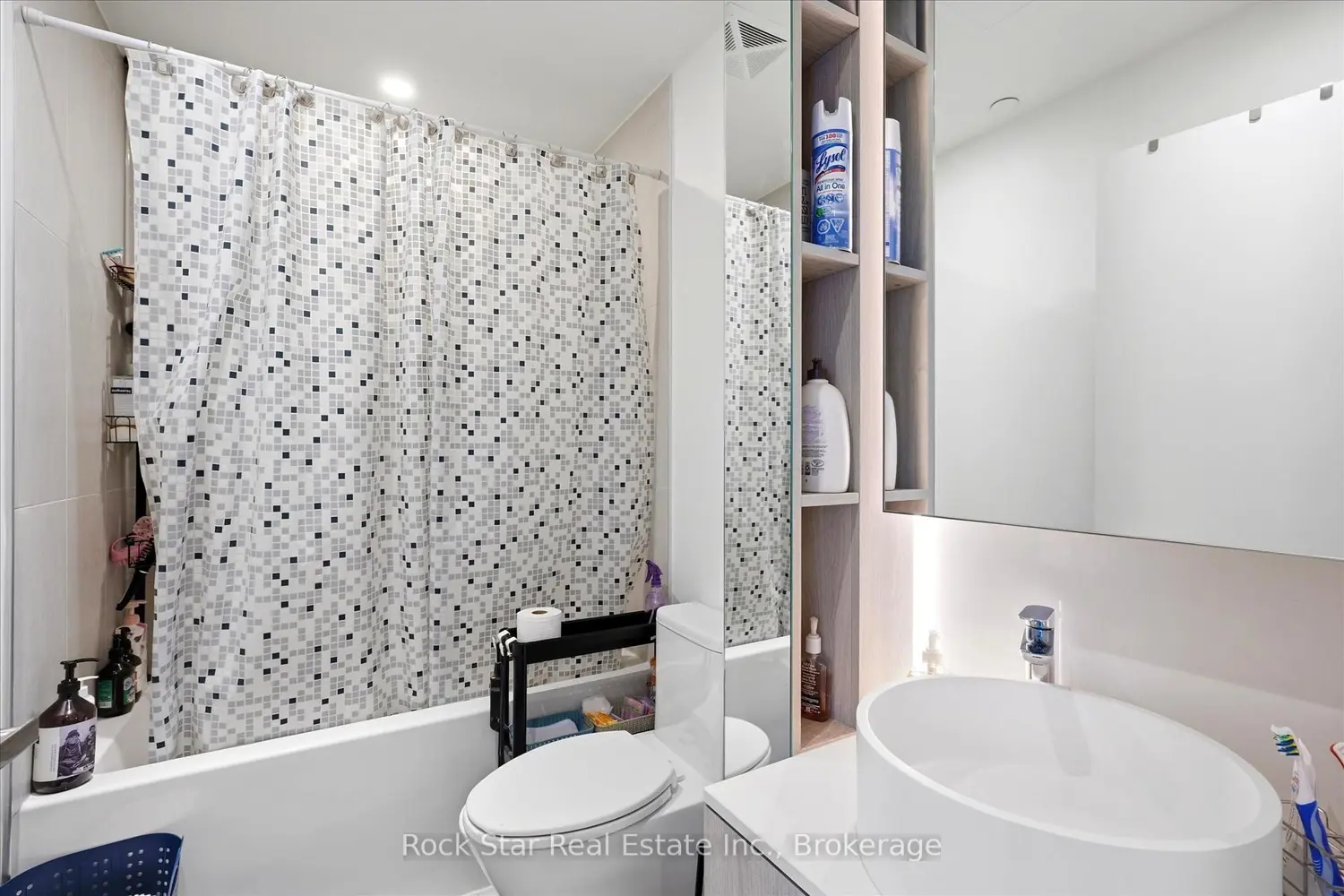 Additional image 9 of 28 Ann Street 209
