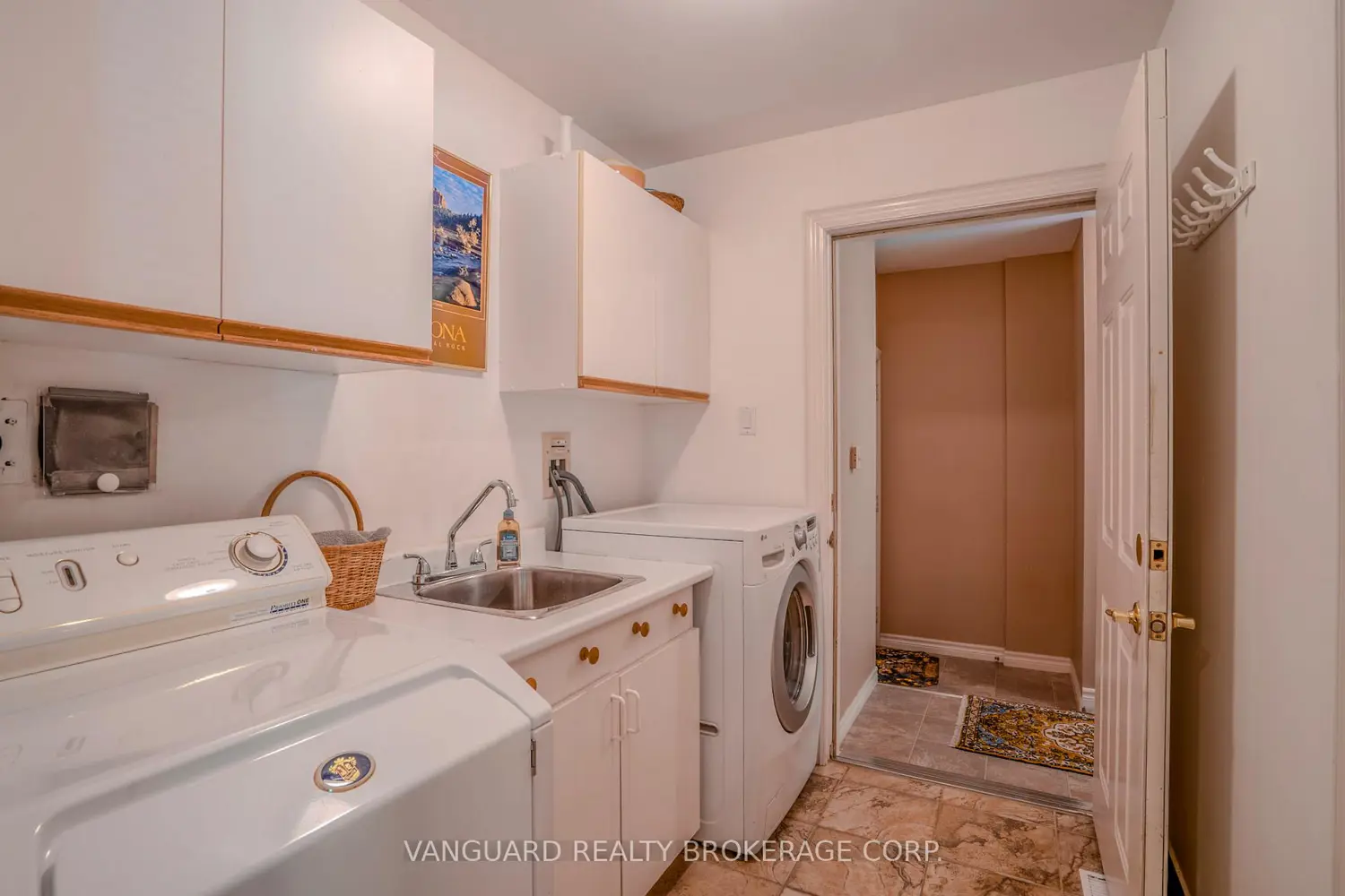 835 Woodland Drive photo 5