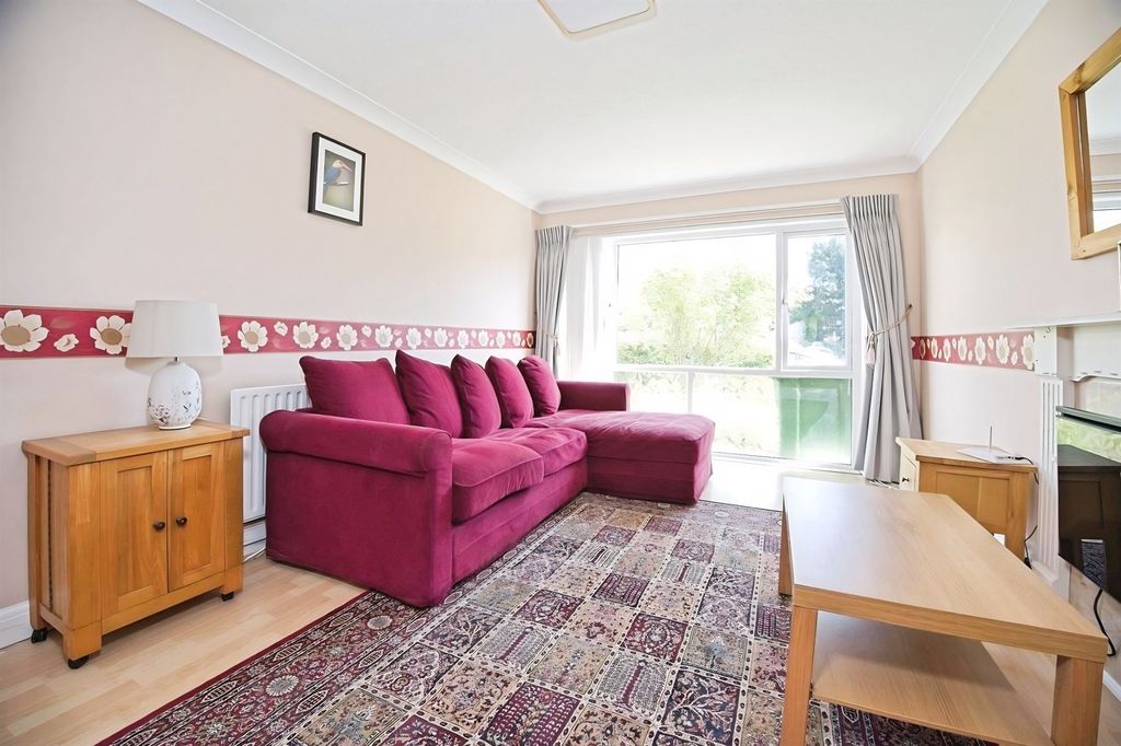 Additional image 6 of 2 bed flat for salePenlan Rise, Llandough, Penarth CF64