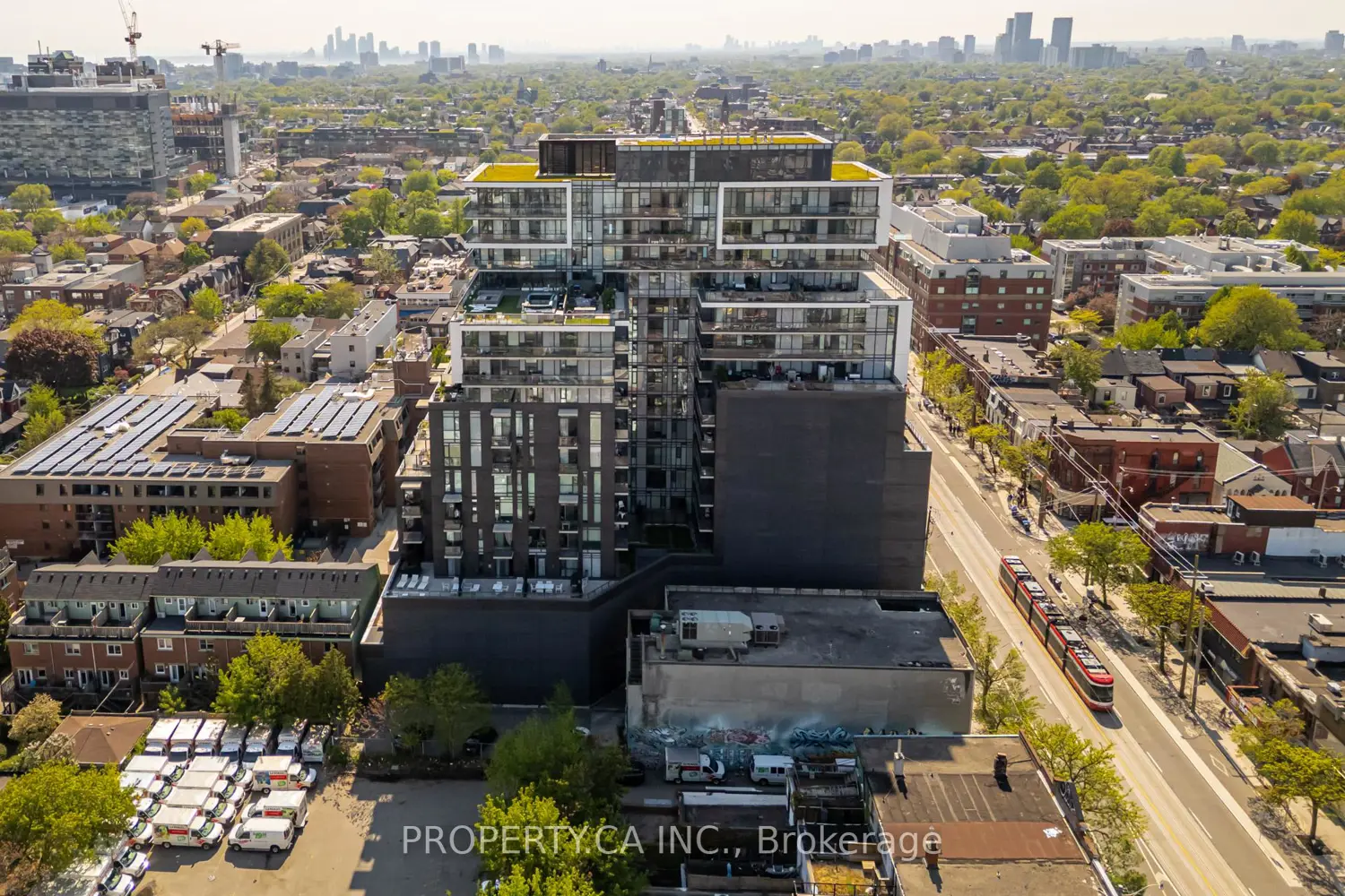 Additional image 19 of 297 College Street 707
