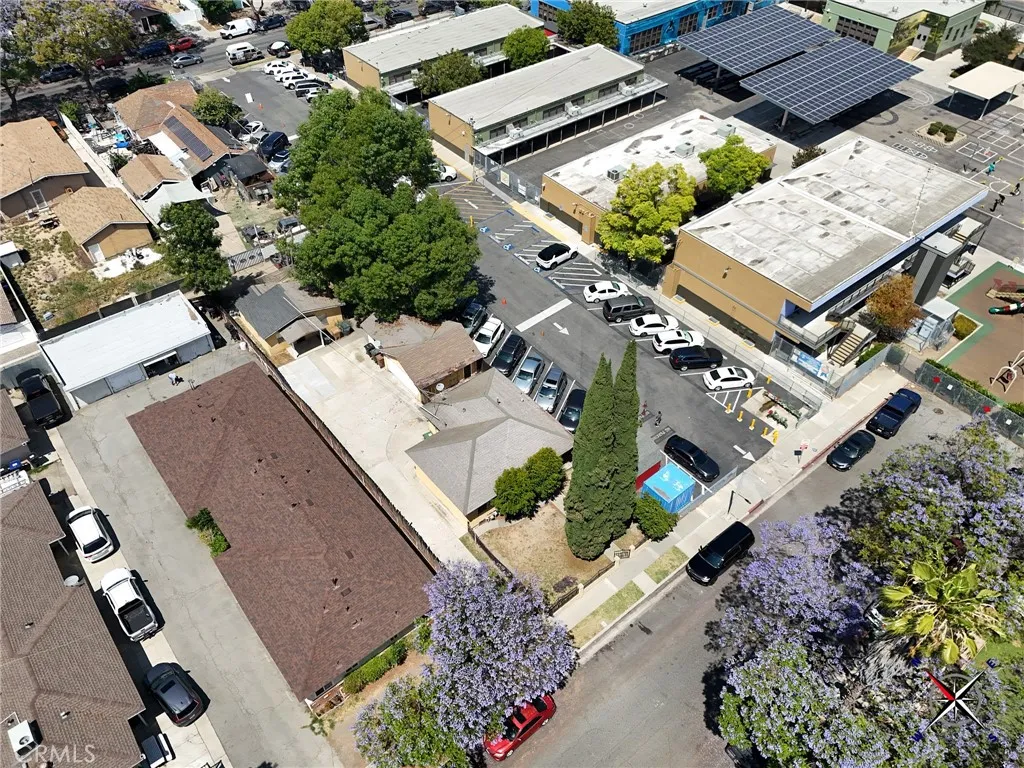 215 E Ash Avenue, Fullerton, CA 92832 photo 2