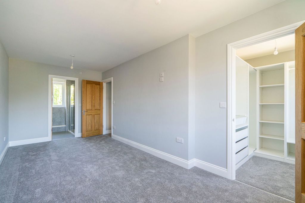 Additional image 12 of 4 bed semi-detached house for saleLancot Drive, Dunstable LU6