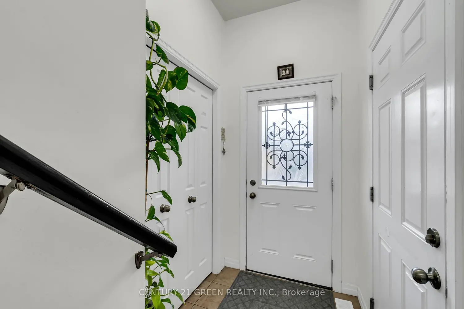 54 Rockcliffe Drive photo 2