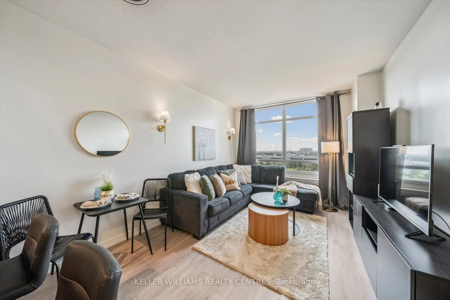 9245 Jane Street 902 photo 3