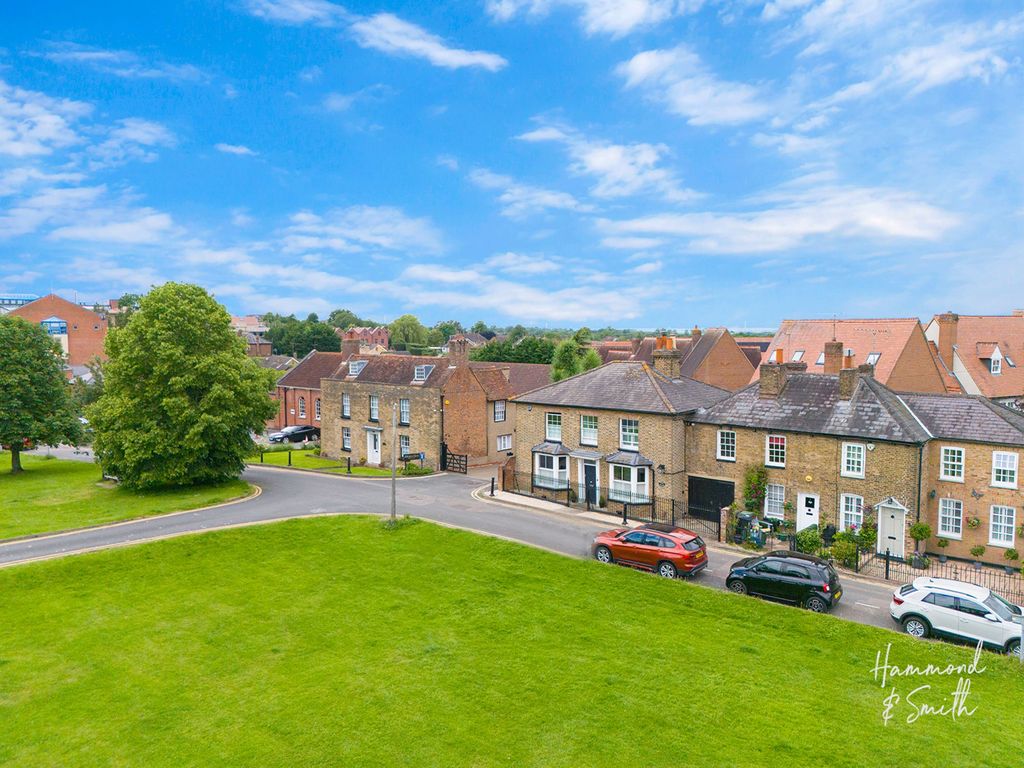 4 bed link detached house for saleChurch Hill, Epping CM16
