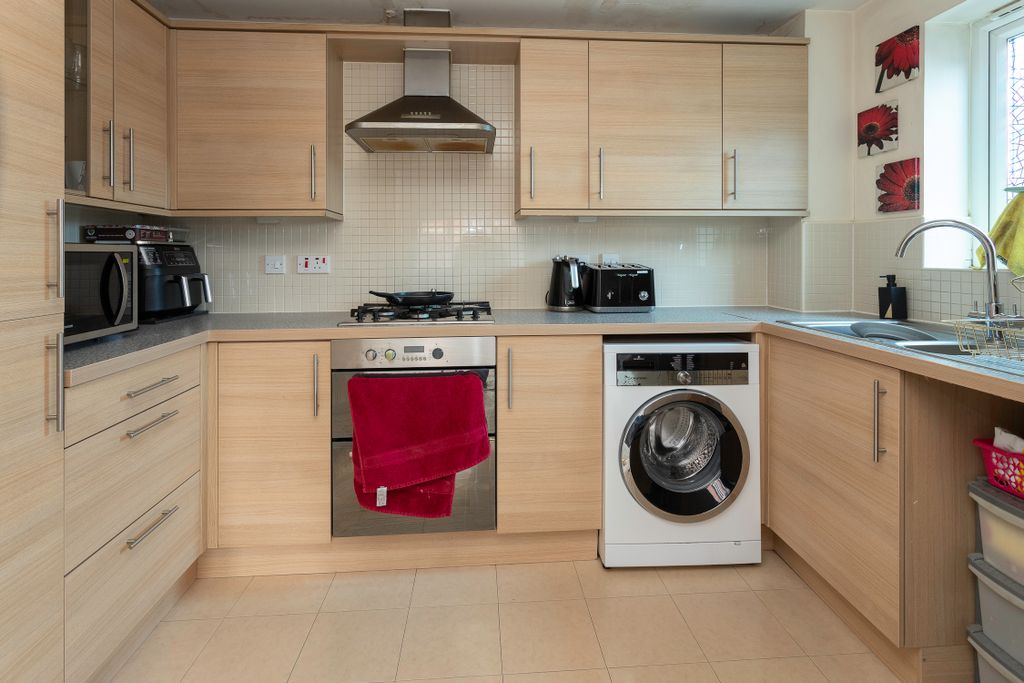 Additional image 5 of 2 bed flat for saleBlackthorn Drive, Huddersfield HD3