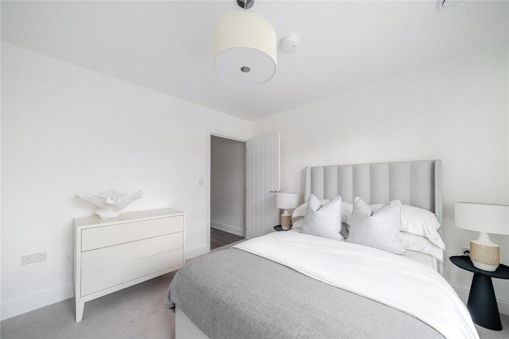 Additional image 5 of 2 bed flat for saleStapleton Close, Egham TW20