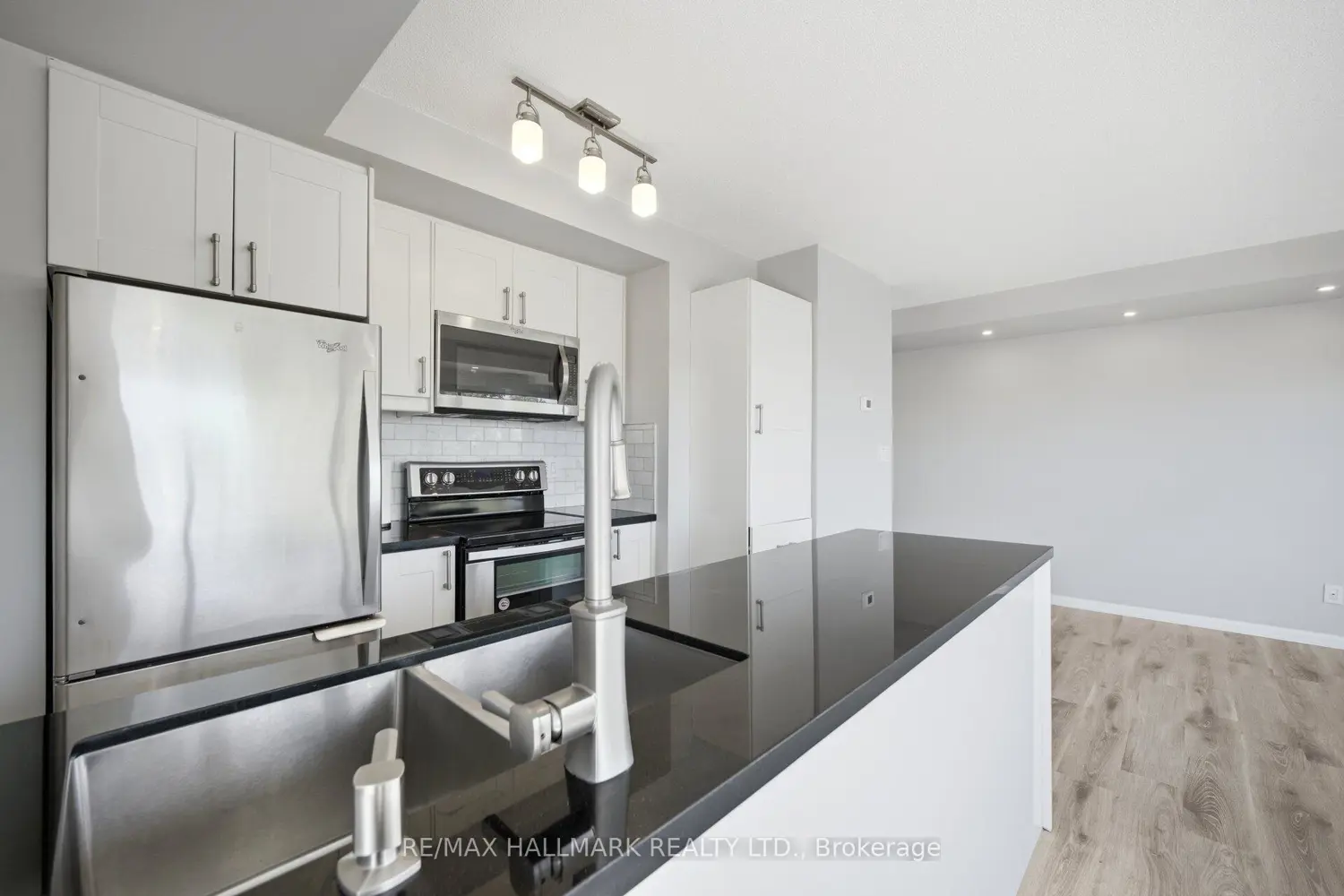Additional image 8 of 2464 Weston Road 403