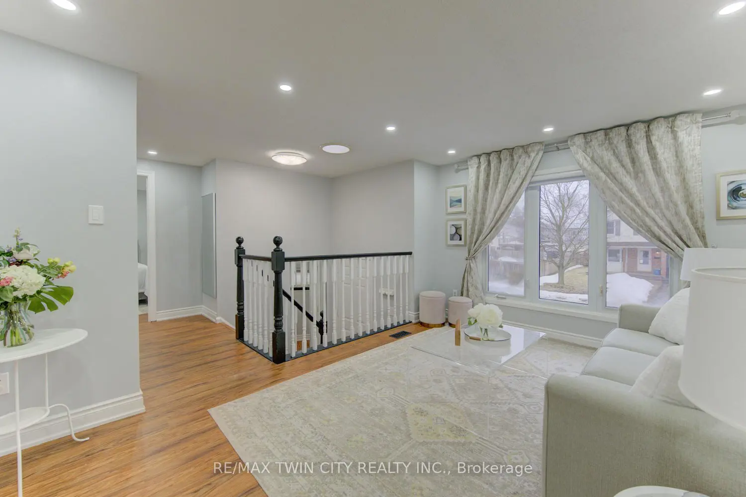 414 Woods Lane photo 5