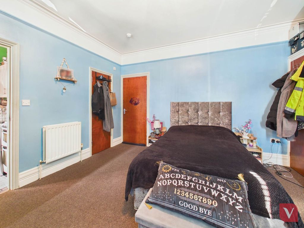 Additional image 22 of 8 bed detached house for saleHigh Street South, Dunstable LU6