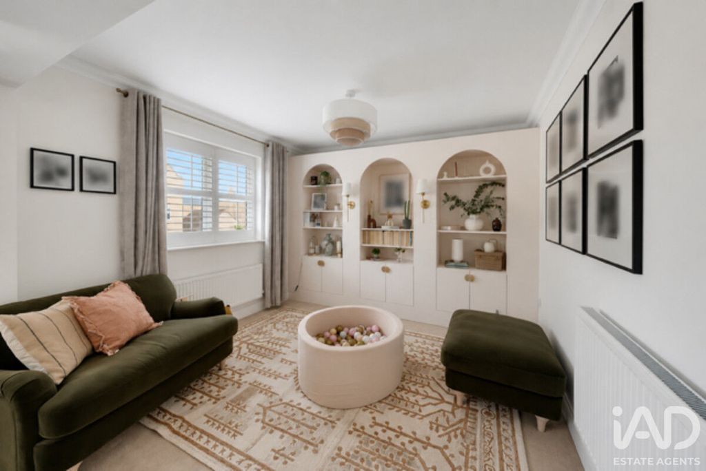 4 bed link detached house for saleCherry Drive, Ely, Cambridgeshire CB6 photo 5