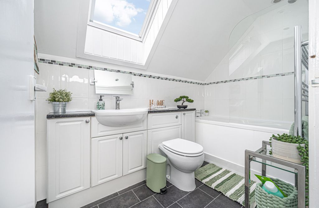 Additional image 17 of 2 bed flat for sale128 High Street, Kinross KY13