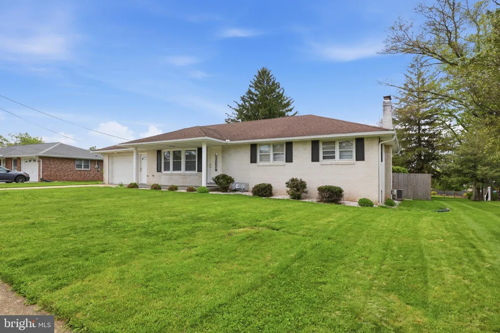 Additional image 2 of 2330 Redwood Road, York, PA 17408