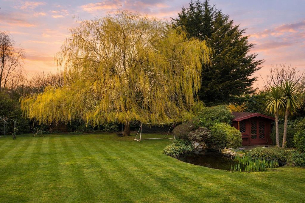 Additional image 15 of 7 bed detached house for saleHamlyn Close, London HA8
