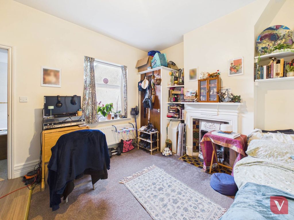 Additional image 17 of 8 bed detached house for saleHigh Street South, Dunstable LU6