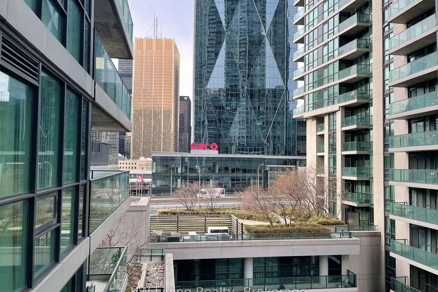 Additional image 17 of 33 Bay Street 705