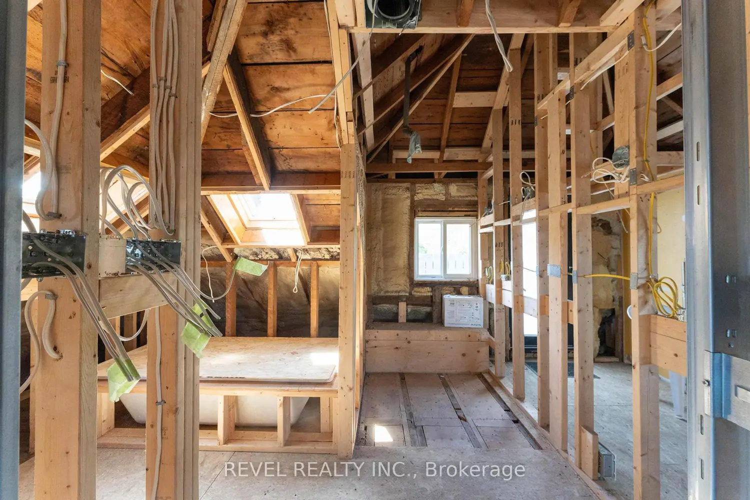 Additional image 10 of 822 Main Street