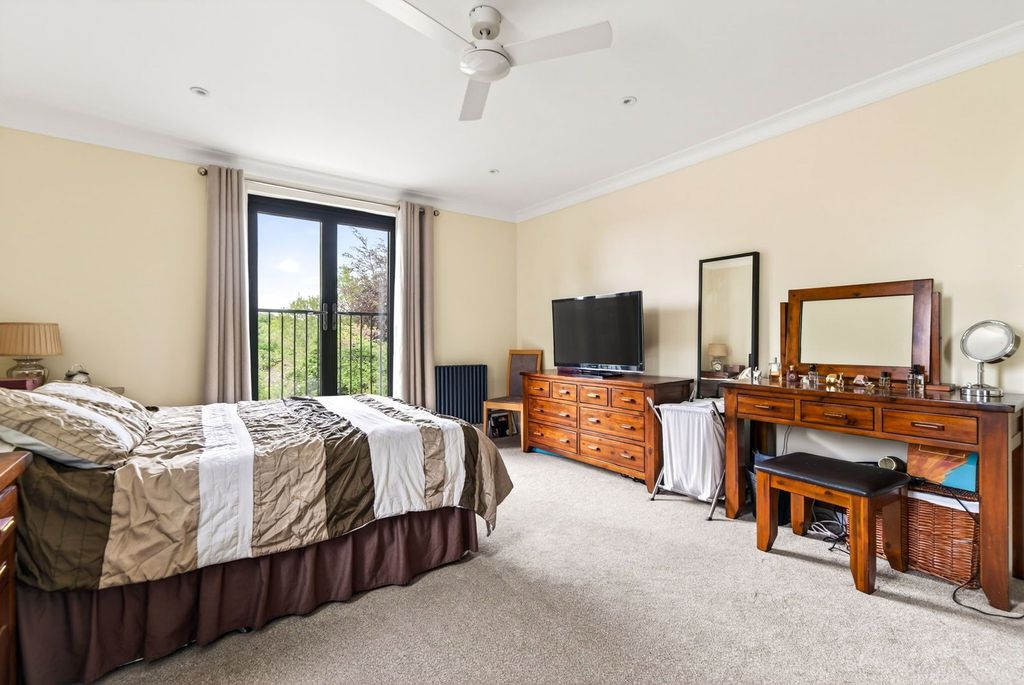 Additional image 20 of 6 bed detached house for saleWalkfield Drive, Epsom KT18