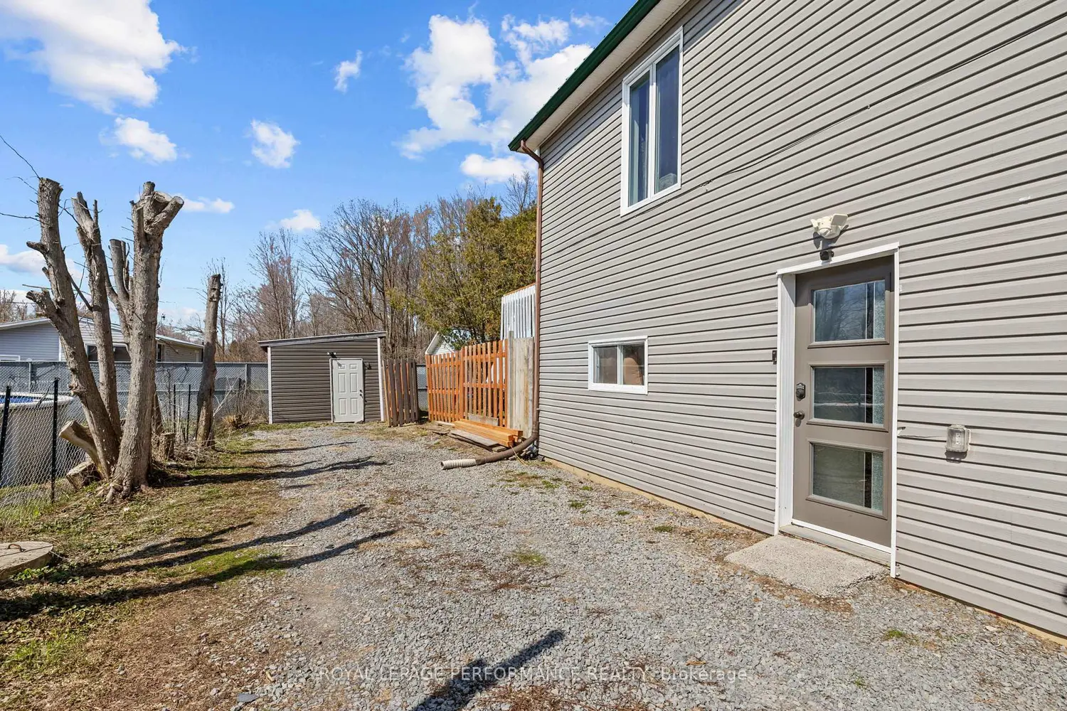 861 Louis Ernest Road photo 5