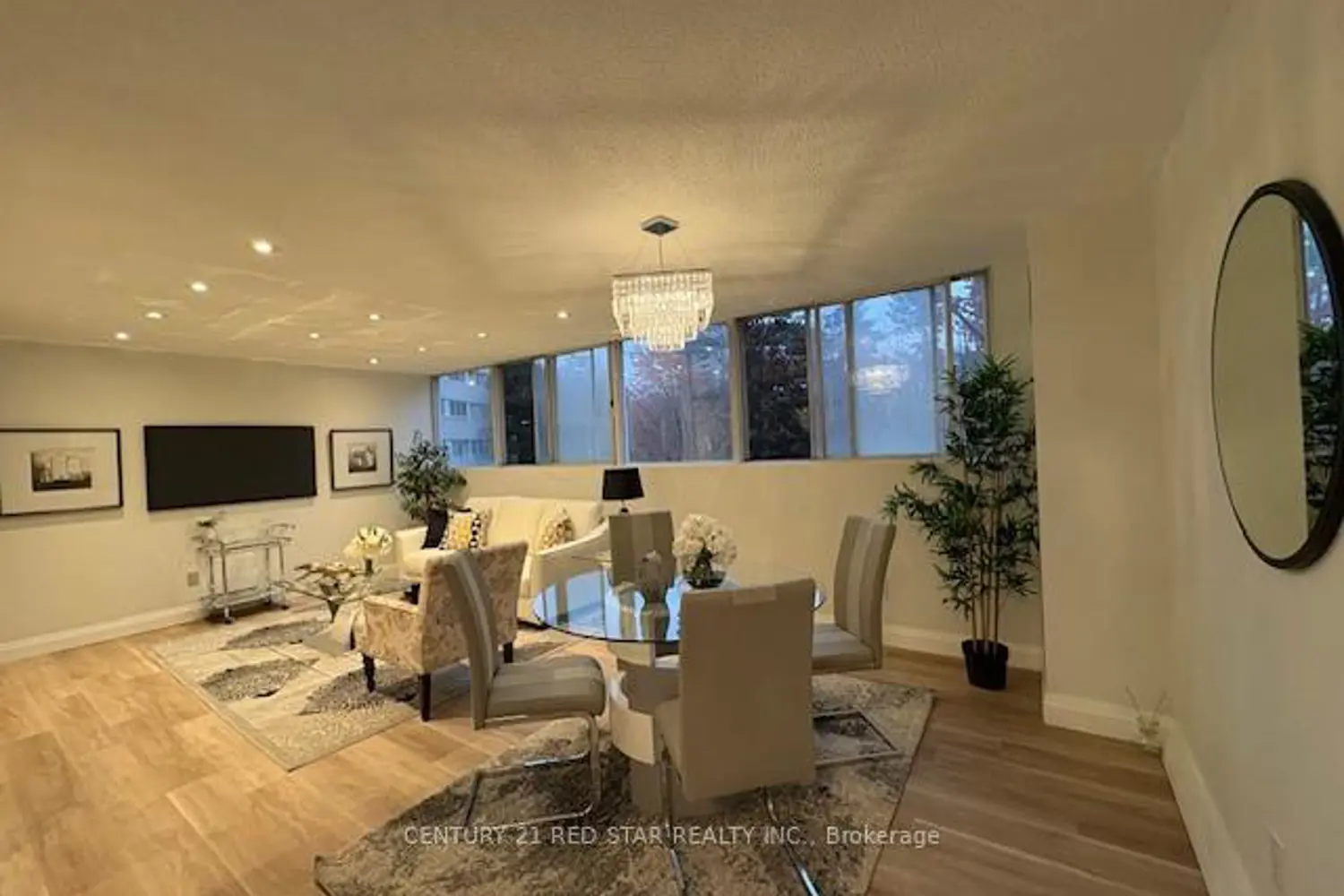 3695 Kaneff Crescent 107