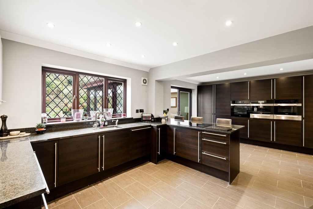 Additional image 3 of 5 bed detached house for saleOakvale Close, Elms Vale, Dover CT17
