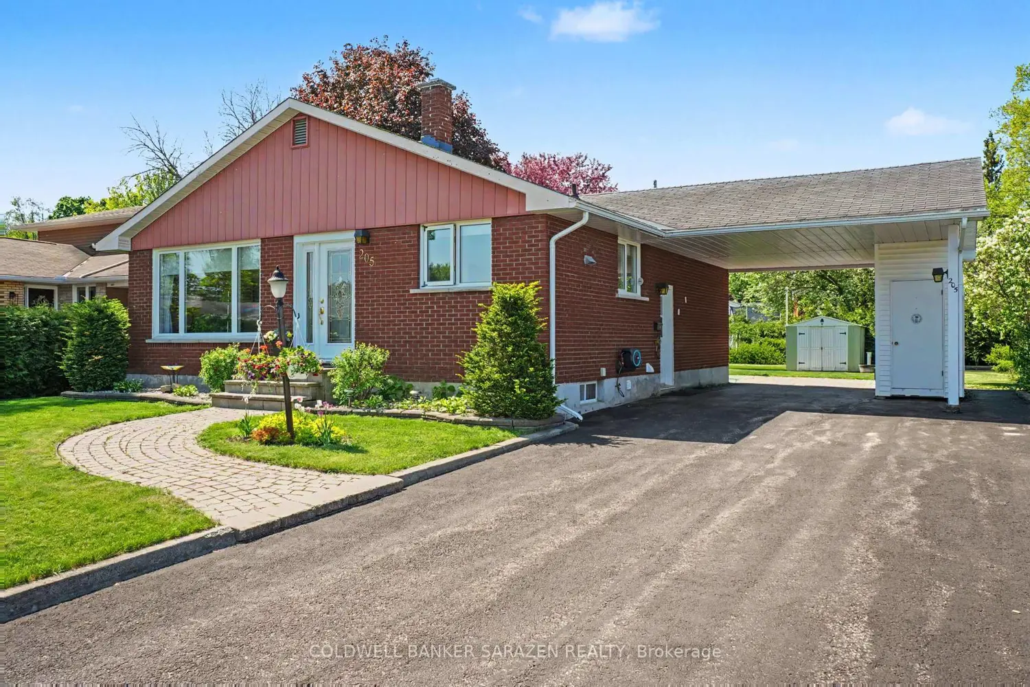 205 Airth Boulevard photo 2