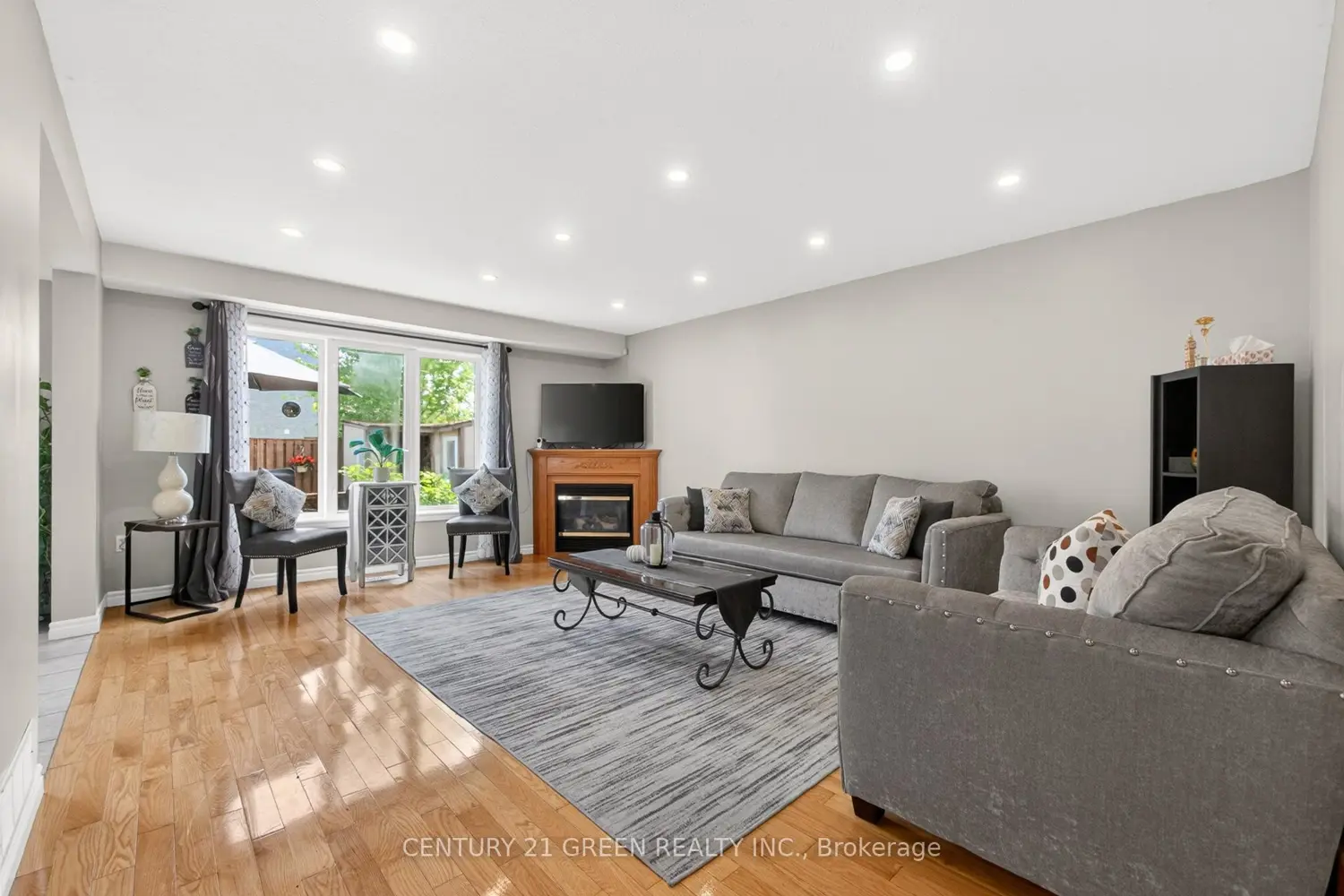21 Hawkswood Drive photo 4