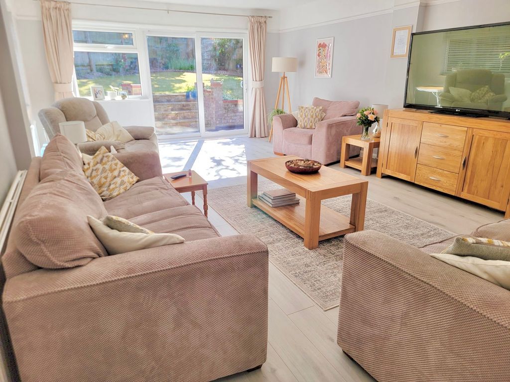 Additional image 8 of 6 bed detached house for saleLowther Road, Dunstable LU6