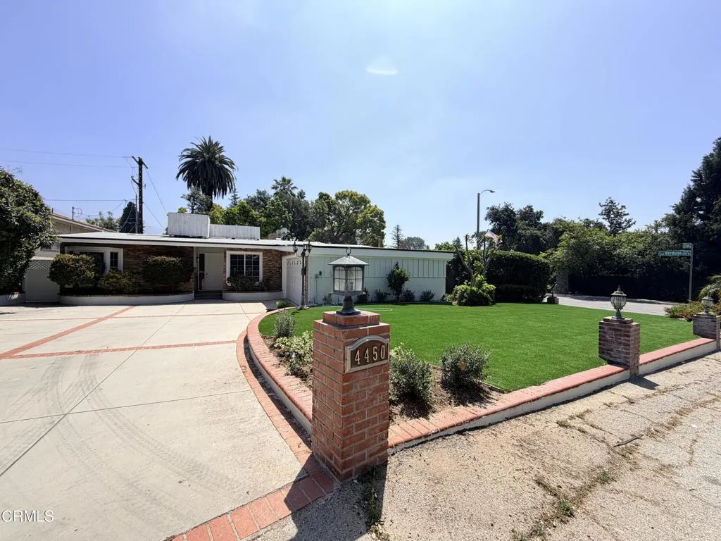 4450 St Francis Place, La Canada Flintridge, CA 91011