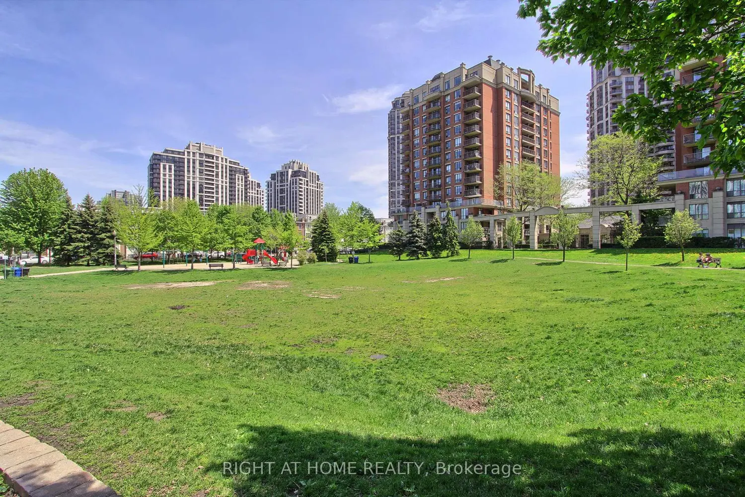 Additional image 20 of 55 Harrison Garden Boulevard 907