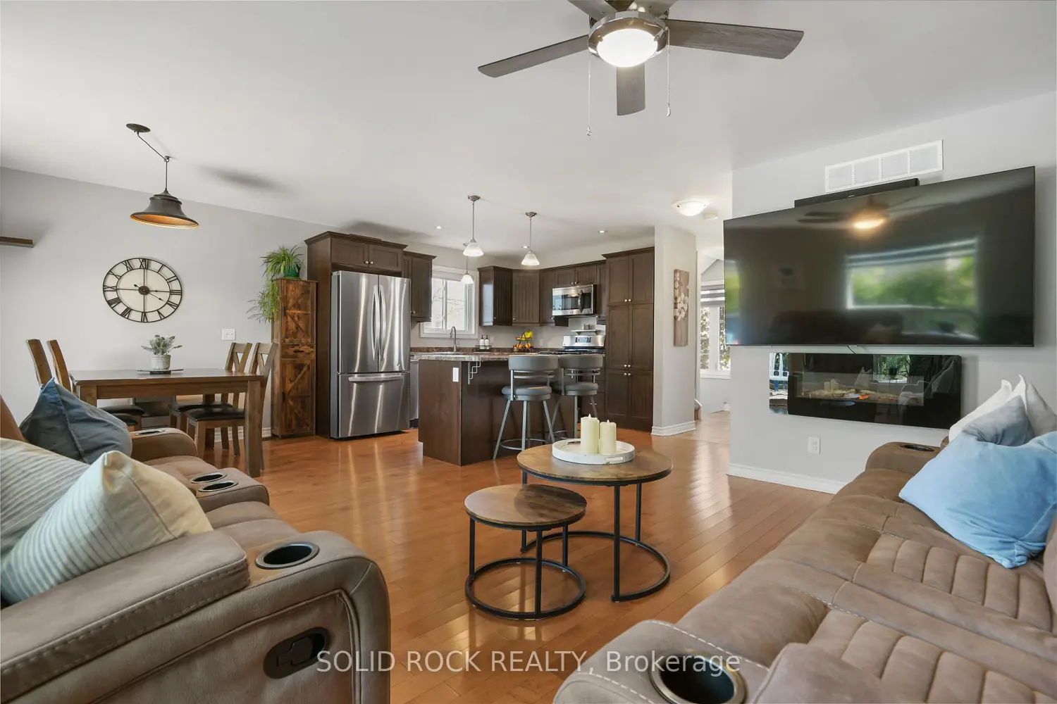 55 Woodward Street photo 4