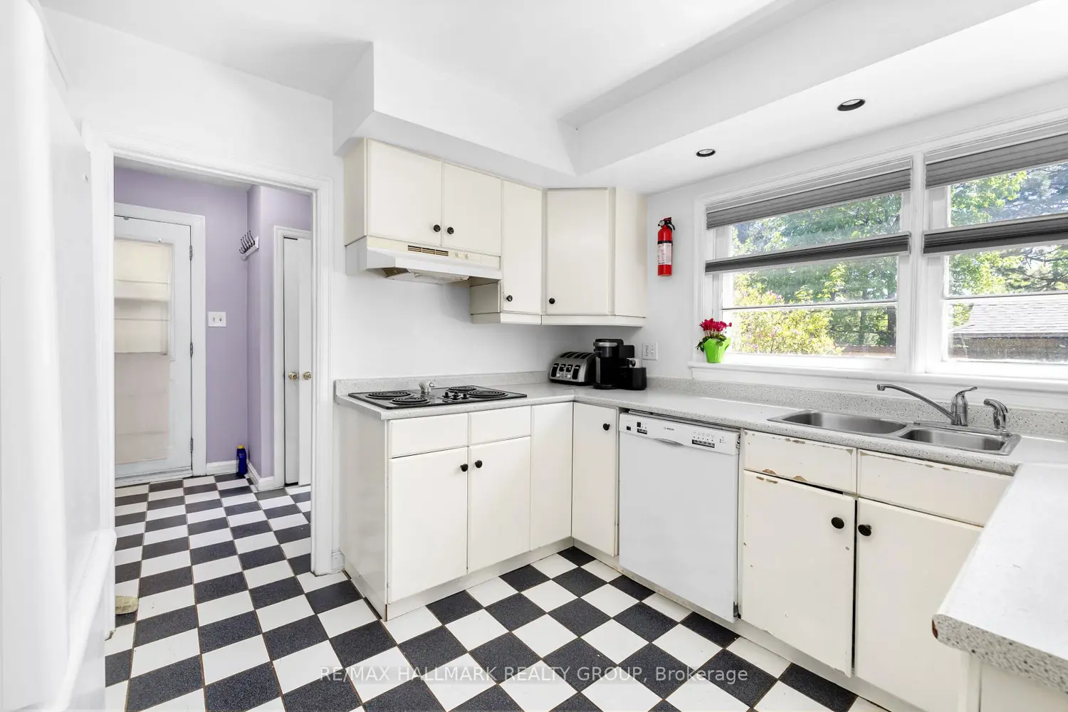 824 Byron Avenue photo 3