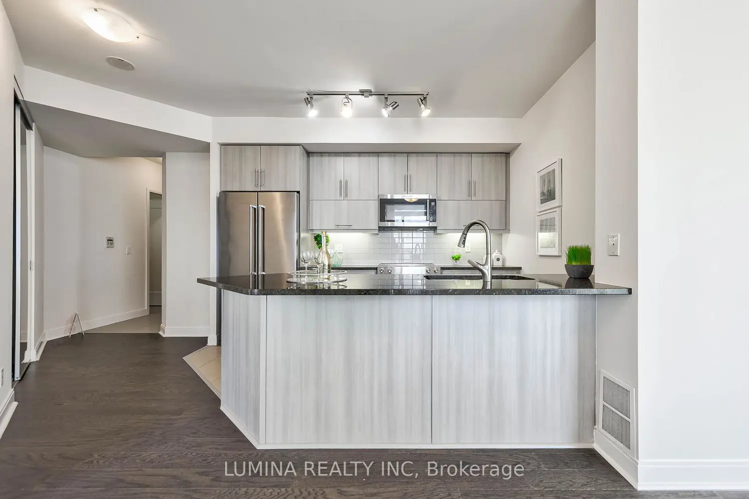 Additional image 17 of 825 Church Street 2509