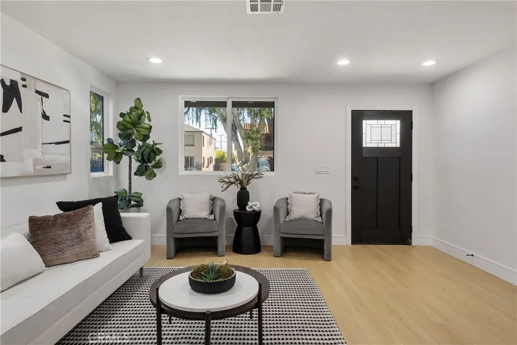 Additional image 26 of 2706 S Cochran Street, Los Angeles, CA 90016