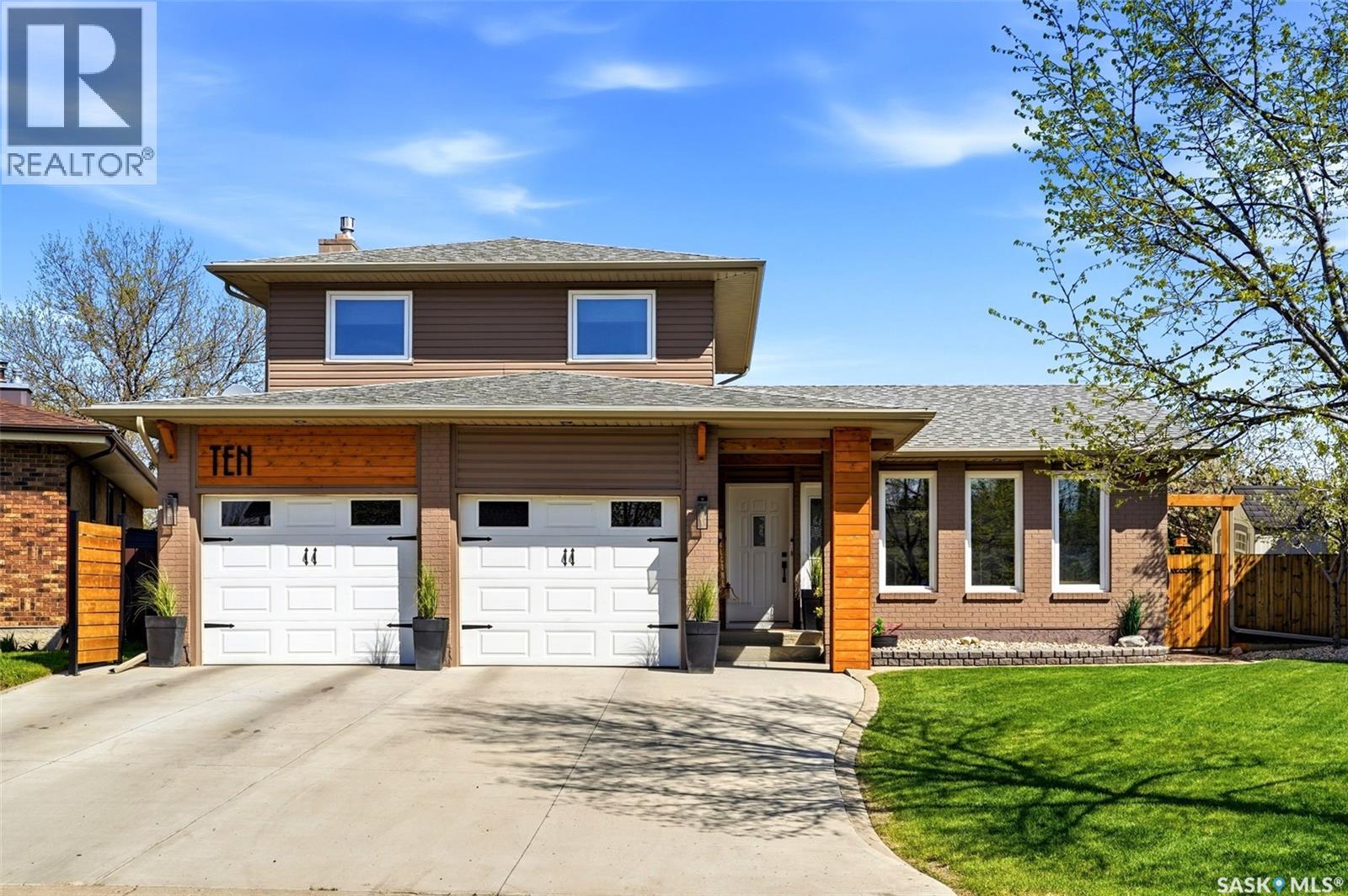 10 Louise CRESCENT