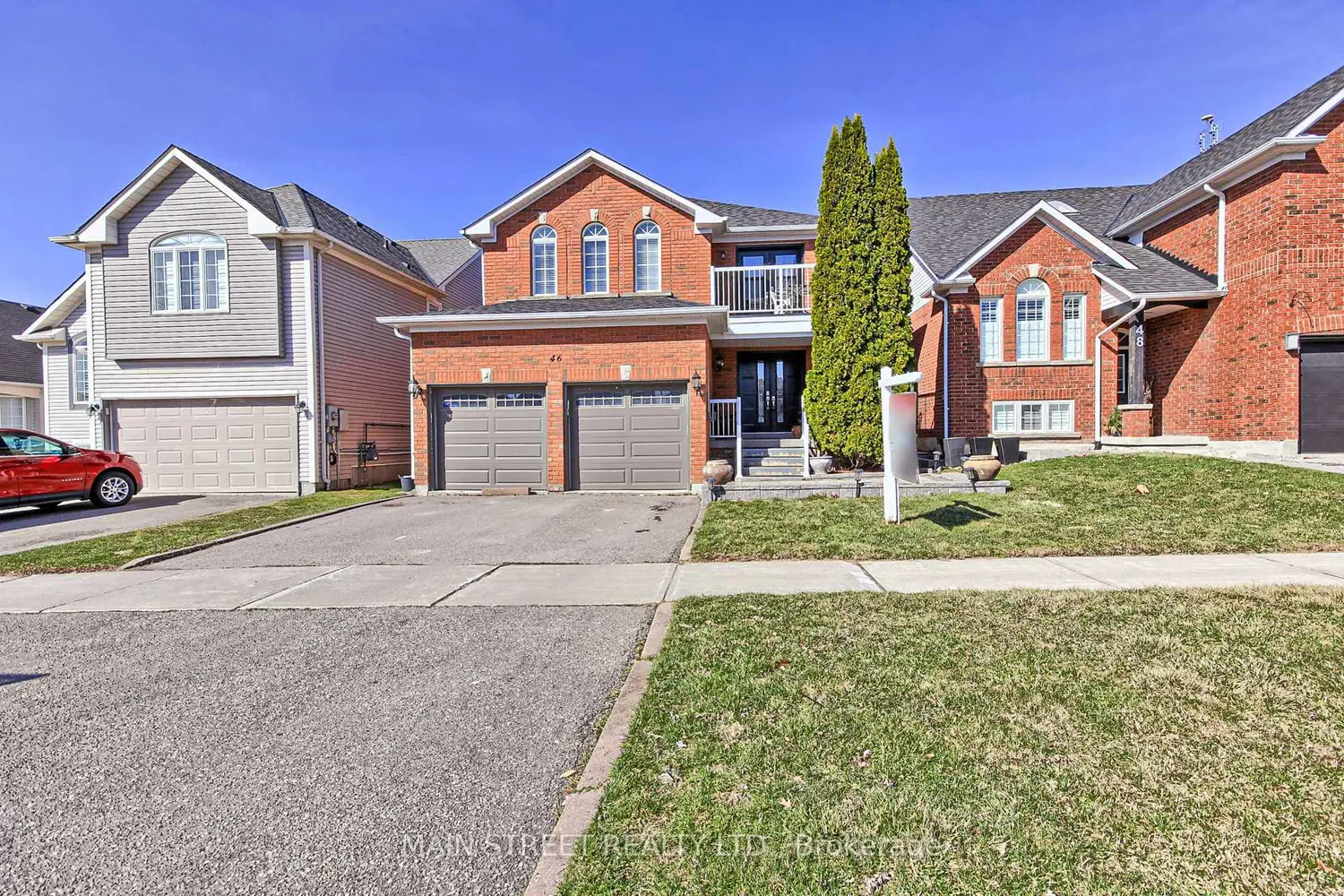 46 Silverstone Crescent photo 2