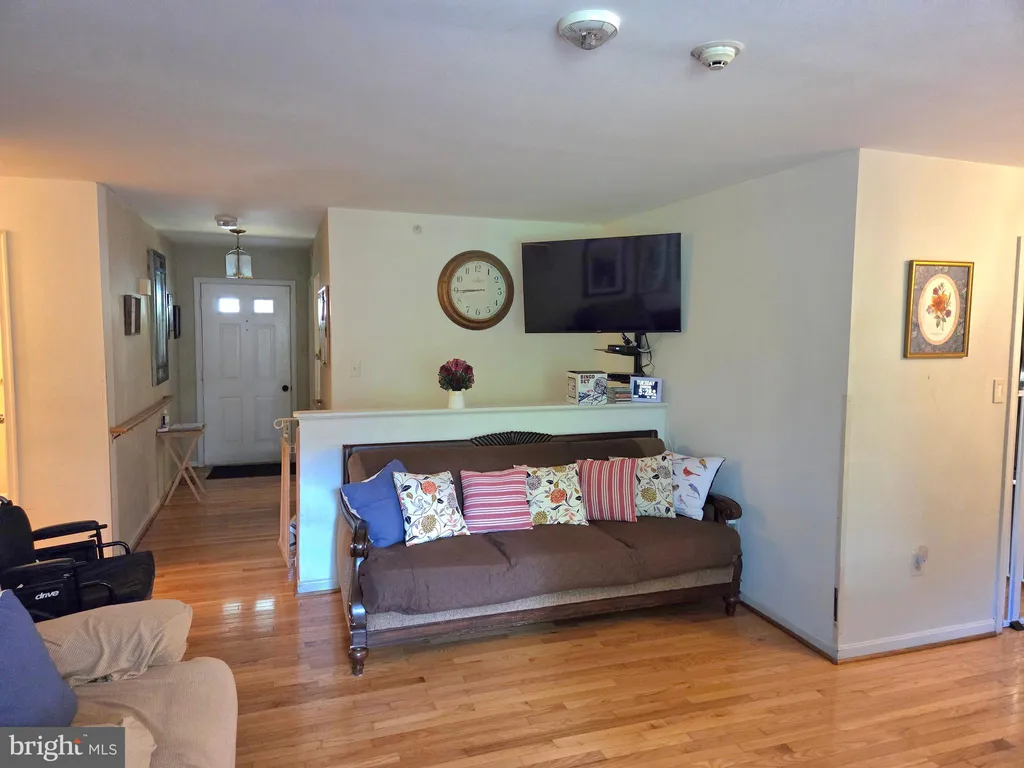 2857 Cairncross Terrace, Silver Spring, MD 20906 photo 5