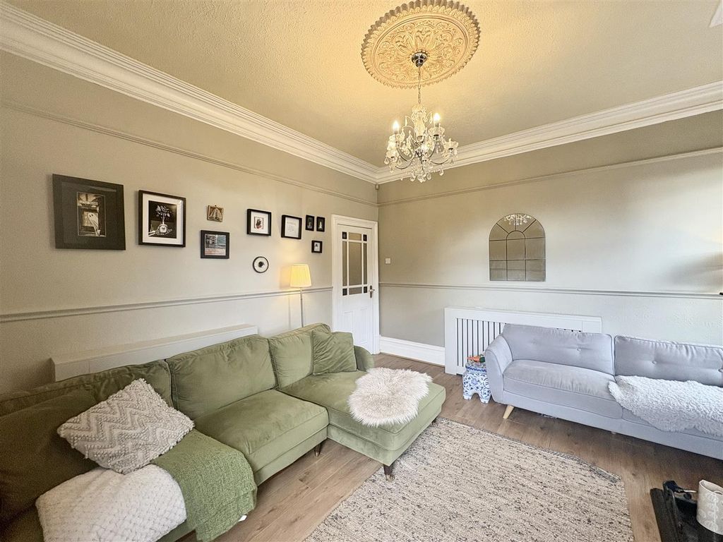 4 bed semi-detached house for saleCheetham Hill Road, Dukinfield SK16 photo 3