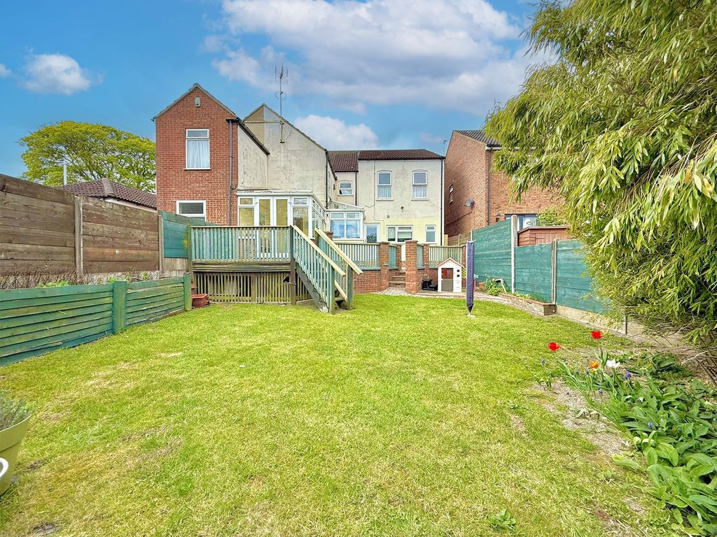 Additional image 17 of 4 bed semi-detached house for saleKirby Road, Dunstable LU6