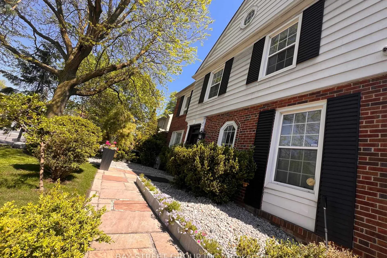 Additional image 3 of 277 Lawrence Avenue