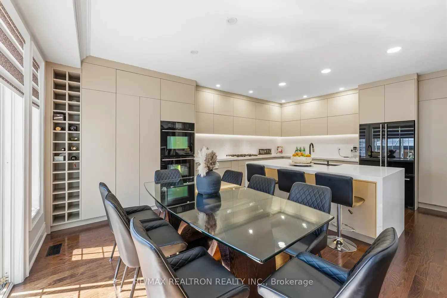 103 Sir Stevens Drive photo 5